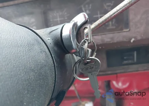 1985 Ford F250 z USA, uszkodzony, nr VIN 2FTHF261XFCB03571